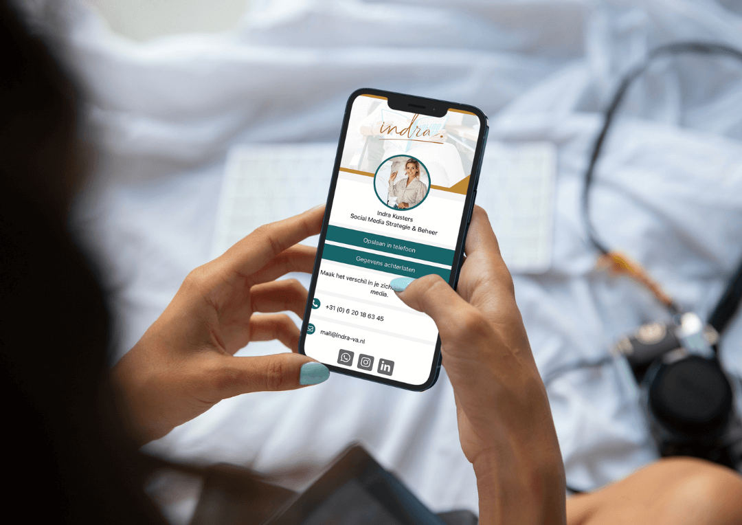 Indra digitaal visitekaartje Mock-up grabby